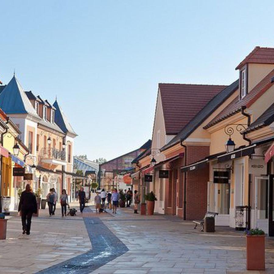 Private House Near Disneyland Монтеврен Экстерьер фото